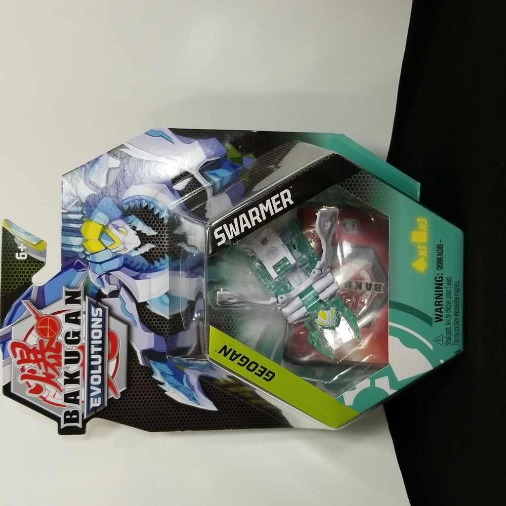 Bakugan Evolutions Geogan SWARMER , Collectible Action Figure with Trading Cards